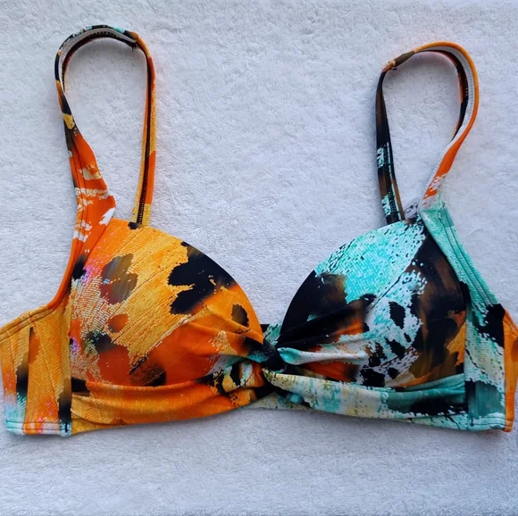 VENUS St. Lucia Twist Front Bikini Top, Size 32C/34B/36A - Picture 6 of 12